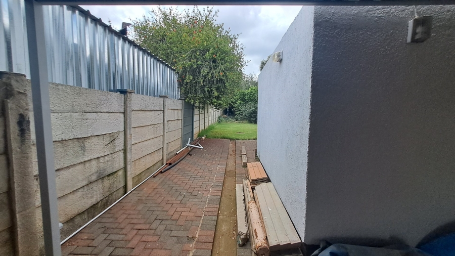 5 Bedroom Property for Sale in Universitas Ridge Free State